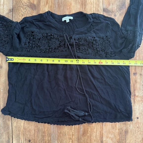 Patrons of Peace Women’s Boho Goth Lace Crepe Crochet Blouse Black Small EUC - Picture 9 of 10